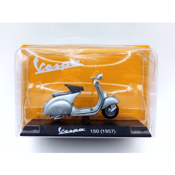 Skuter Vespa 150 1957 silver - skala 1:18 - Centauria